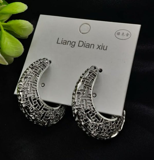 Imported Exquisite Antique-style Crescent Hoop Earrings – Tarnish Free Elegance | Best Quality Earrings For Girls & Women | Luxury Look Earrings (silver)